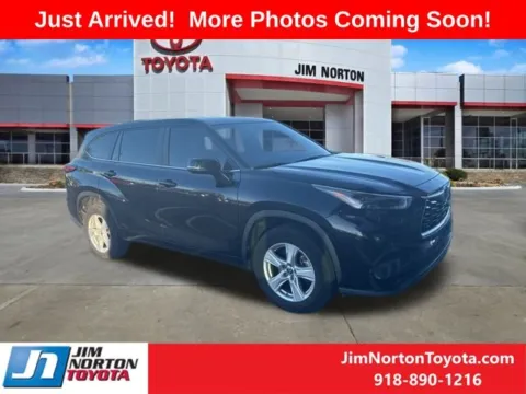 Black 2023 Toyota Highlander L for sale in Tulsa, OK