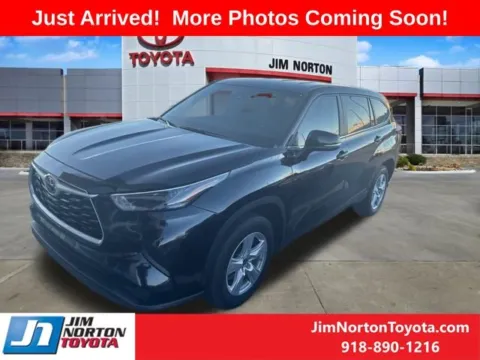 Photos of 2023 Toyota Highlander L for sale in Tulsa, OK at Jim Norton Toyota