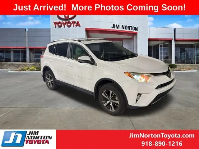 White 2018 Toyota RAV4 XLE for sale in Tulsa, OK