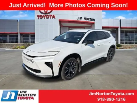 Photos of 2025 Toyota Crown Signia XLE for sale in Tulsa, OK at Jim Norton Toyota