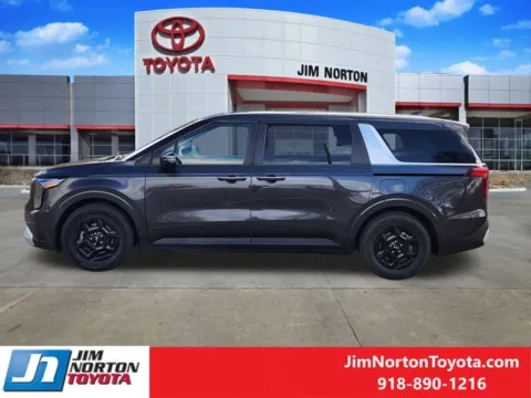 More photos of 2025 Kia Carnival LXS at Jim Norton Toyota, OK