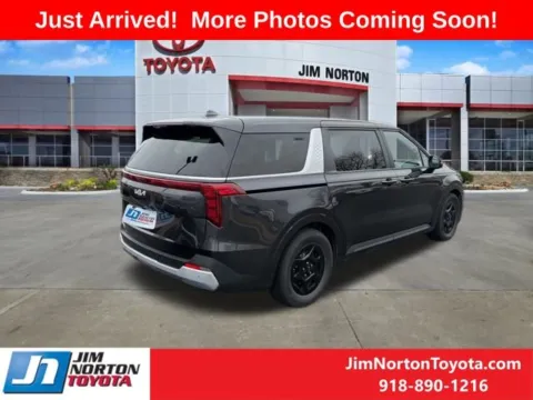 More photos of 2025 Kia Carnival LXS at Jim Norton Toyota, OK
