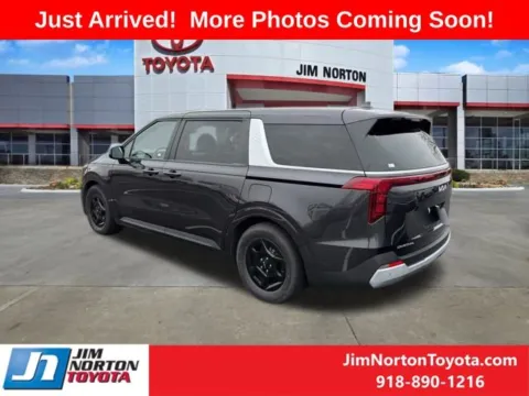 More photos of 2025 Kia Carnival LXS at Jim Norton Toyota, OK