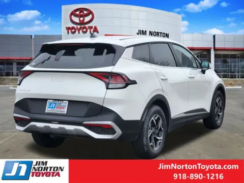 More photos of 2024 Kia Sportage LX at Jim Norton Toyota, OK