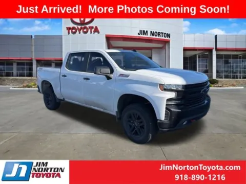 White 2021 Chevrolet Silverado 1500 LT Trail Boss for sale in Tulsa, OK
