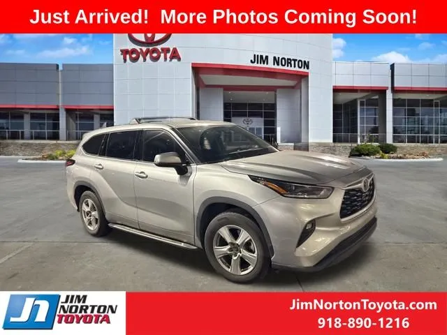 2021 Toyota Highlander LE for sale in Tulsa, OK