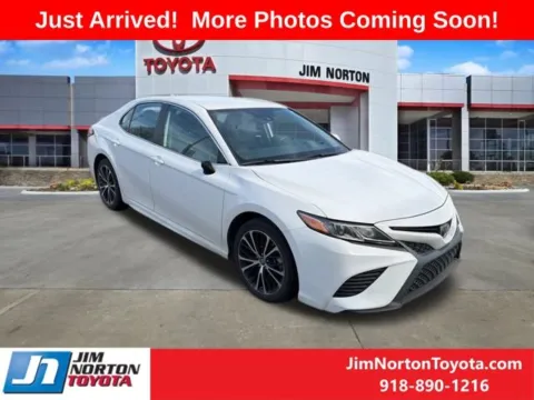 White 2019 Toyota Camry SE for sale in Tulsa, OK