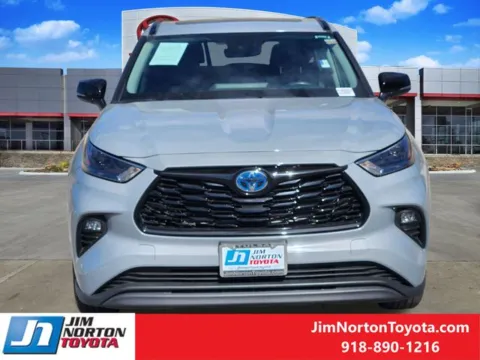 Photos of 2024 Toyota Highlander Hybrid XLE for sale in Tulsa, OK at Jim Norton Toyota