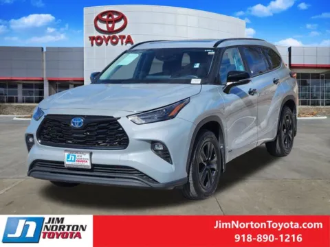 Another view of 2024 Toyota Highlander Hybrid XLE for sale in Tulsa, OK at Jim Norton Toyota