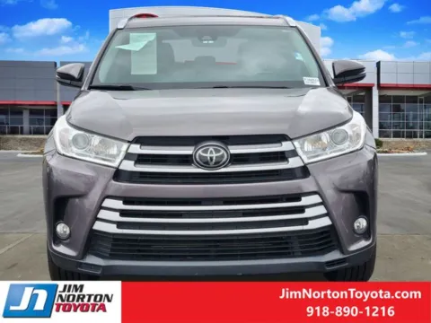 Photos of 2019 Toyota Highlander XLE for sale in Tulsa, OK at Jim Norton Toyota