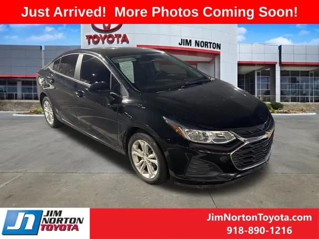 Black 2019 Chevrolet Cruze LS for sale in Tulsa, OK