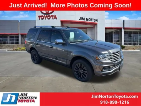 Gray 2017 Lincoln Navigator Select for sale in Tulsa, OK