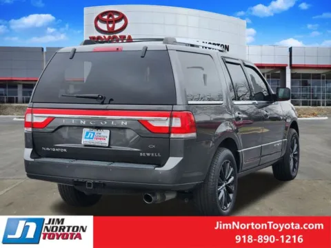 More photos of 2017 Lincoln Navigator Select at Jim Norton Toyota, OK