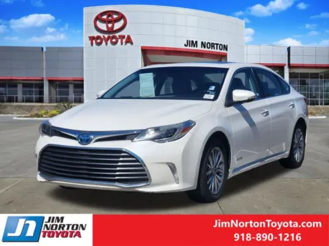 Another view of 2018 Toyota Avalon Hybrid Limited for sale in Tulsa, OK at Jim Norton Toyota