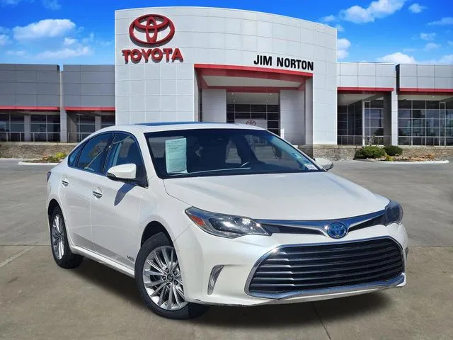 White 2018 Toyota Avalon Hybrid Limited for sale in Tulsa, OK