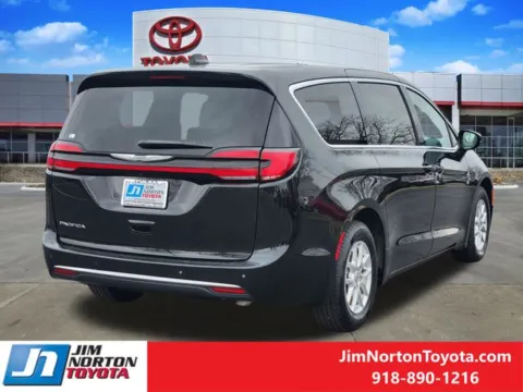 More photos of 2024 Chrysler Pacifica Touring L at Jim Norton Toyota, OK