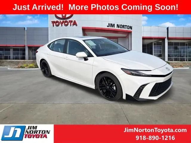 White 2025 Toyota Camry SE for sale in Tulsa, OK