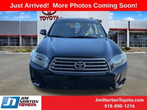 Photos of 2009 Toyota Highlander for sale in Tulsa, OK at Jim Norton Toyota