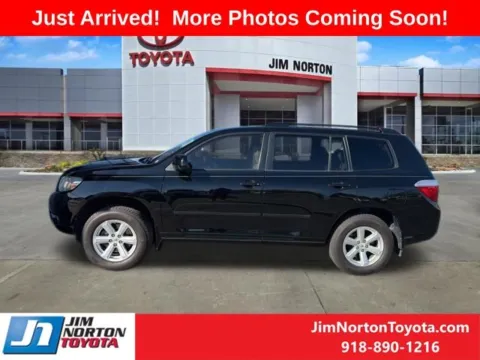 More photos of 2009 Toyota Highlander at Jim Norton Toyota, OK