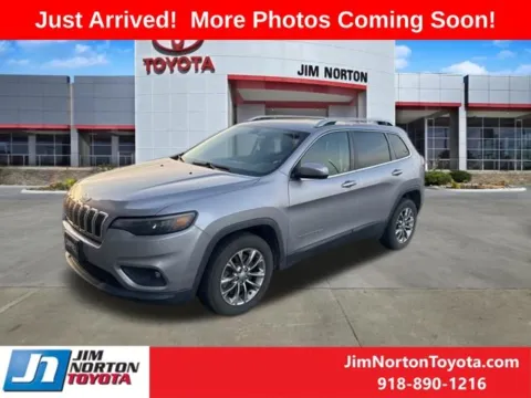 Photos of 2019 Jeep Cherokee Latitude Plus for sale in Tulsa, OK at Jim Norton Toyota