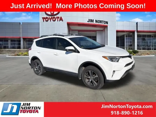 White 2018 Toyota RAV4 XLE for sale in Tulsa, OK