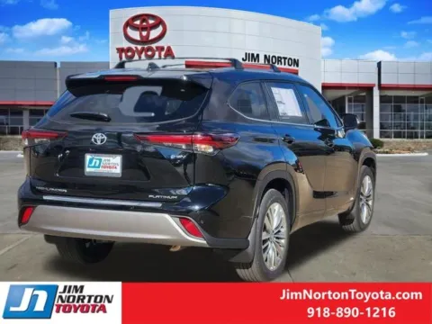 Another view of 2026 Toyota Highlander Hybrid Platinum for sale in Tulsa, OK at Jim Norton Toyota
