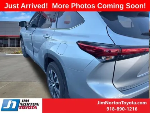 More photos of 2021 Toyota Highlander XLE at Jim Norton Toyota, OK