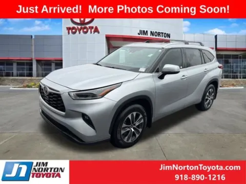Photos of 2021 Toyota Highlander XLE for sale in Tulsa, OK at Jim Norton Toyota