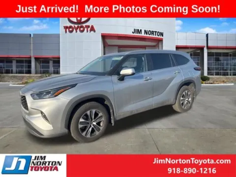 Photos of 2024 Toyota Highlander XLE for sale in Tulsa, OK at Jim Norton Toyota