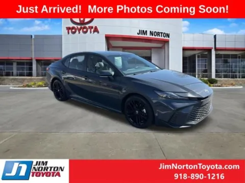 Gray 2025 Toyota Camry SE for sale in Tulsa, OK