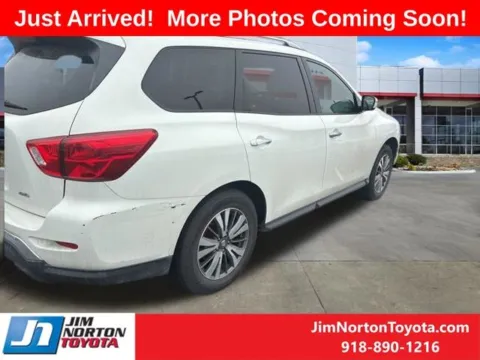 More photos of 2017 Nissan Pathfinder S at Jim Norton Toyota, OK