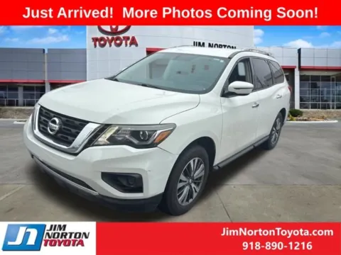 Photos of 2017 Nissan Pathfinder S for sale in Tulsa, OK at Jim Norton Toyota