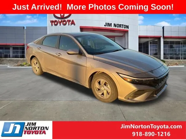 Gray 2024 Hyundai Elantra SE for sale in Tulsa, OK