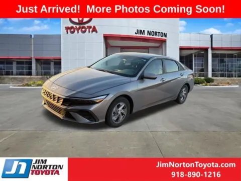 Gray 2024 Hyundai Elantra SE for sale in Tulsa, OK