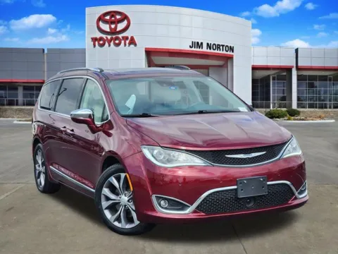 Red 2019 Chrysler Pacifica Limited for sale in Tulsa, OK