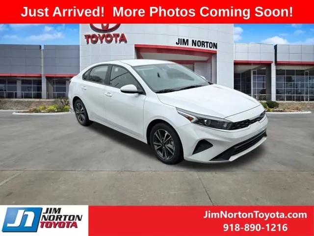 White 2023 Kia Forte LXS for sale in Tulsa, OK