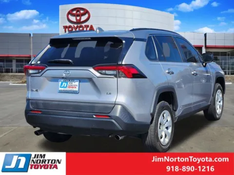 More photos of 2019 Toyota RAV4 LE at Jim Norton Toyota, OK