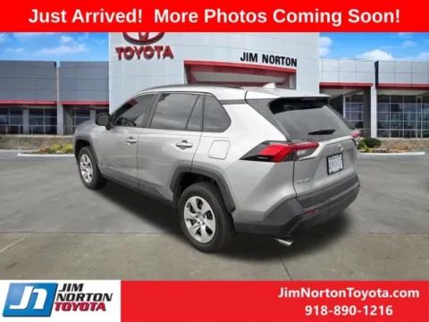 More photos of 2019 Toyota RAV4 LE at Jim Norton Toyota, OK