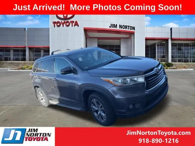 Gray 2014 Toyota Highlander XLE V6 for sale in Tulsa, OK