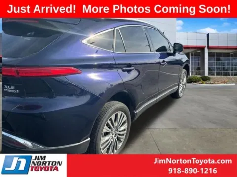 More photos of 2022 Toyota Venza XLE at Jim Norton Toyota, OK