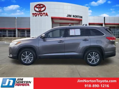 More photos of 2019 Toyota Highlander XLE at Jim Norton Toyota, OK