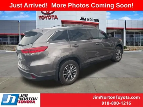 Another view of 2019 Toyota Highlander XLE for sale in Tulsa, OK at Jim Norton Toyota