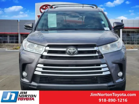 Photos of 2019 Toyota Highlander XLE for sale in Tulsa, OK at Jim Norton Toyota