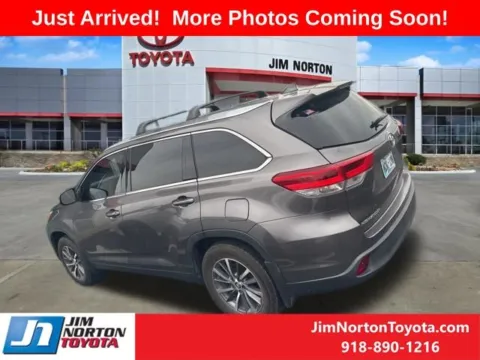 More photos of 2019 Toyota Highlander XLE at Jim Norton Toyota, OK