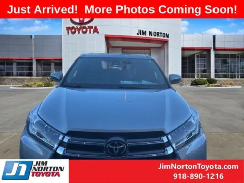 Photos of 2019 Toyota Highlander Limited Platinum for sale in Tulsa, OK at Jim Norton Toyota