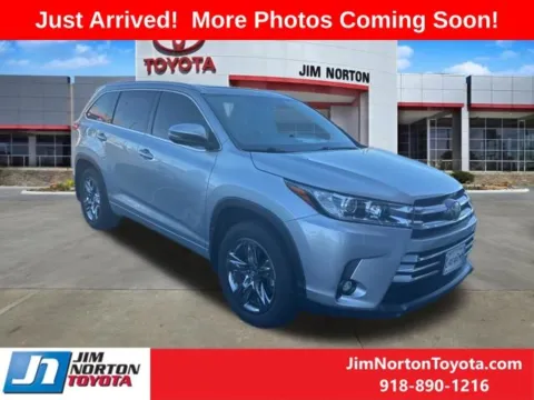 Silver 2019 Toyota Highlander Limited Platinum for sale in Tulsa, OK