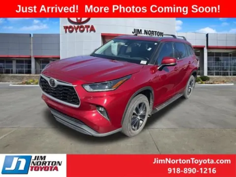 Photos of 2021 Toyota Highlander XLE for sale in Tulsa, OK at Jim Norton Toyota
