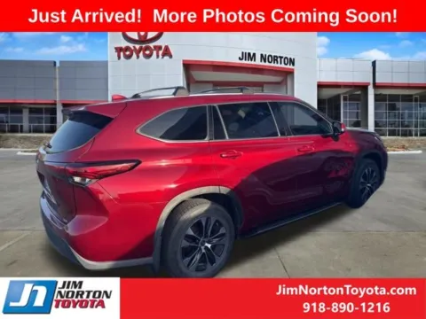 More photos of 2021 Toyota Highlander XLE at Jim Norton Toyota, OK