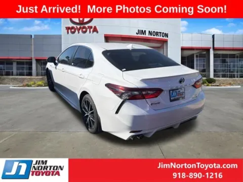 More photos of 2021 Toyota Camry Hybrid SE at Jim Norton Toyota, OK