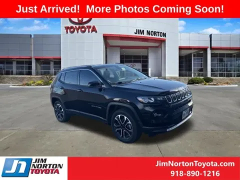 Black 2022 Jeep Compass Limited for sale in Tulsa, OK